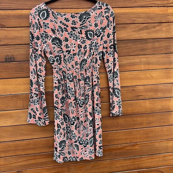 Scoop Neck Floral Dress - Picture 4 of 5